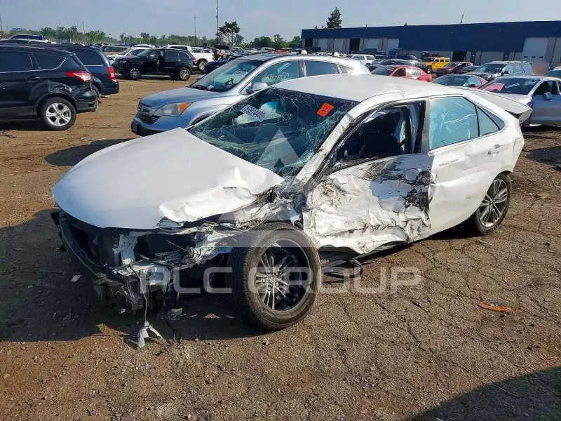 2016 Toyota CAMRY фото