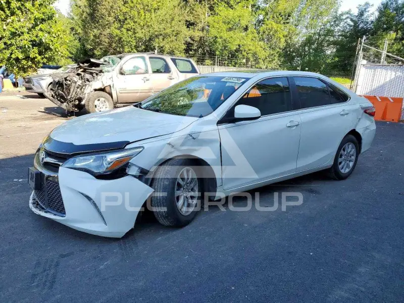 2016 Toyota CAMRY фото