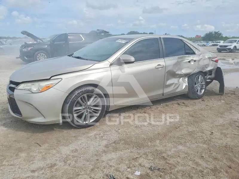 2016 Toyota CAMRY фото