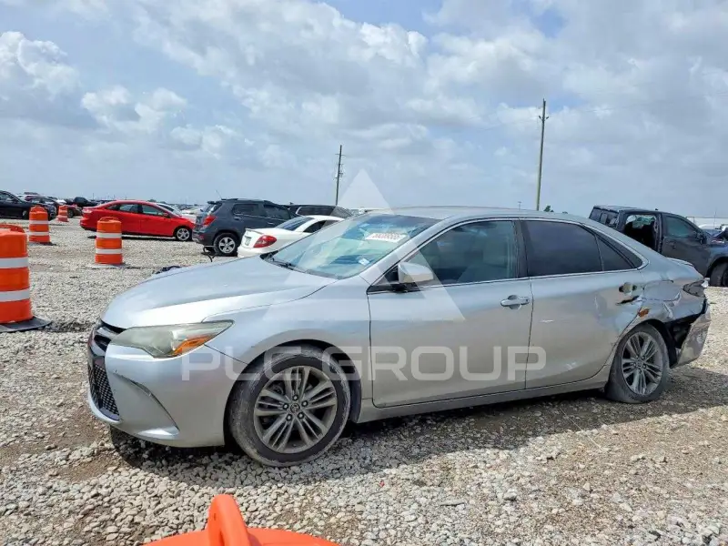 2016 Toyota CAMRY photo
