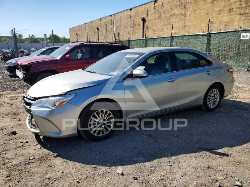 2016 Toyota CAMRY фото