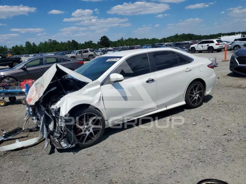 2016 Toyota CAMRY фото