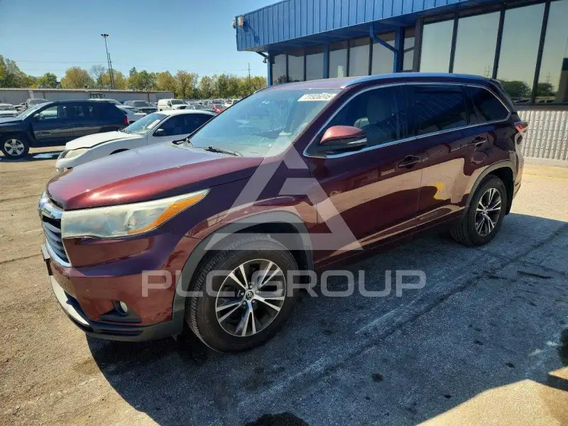 2016 Toyota Highlander photo