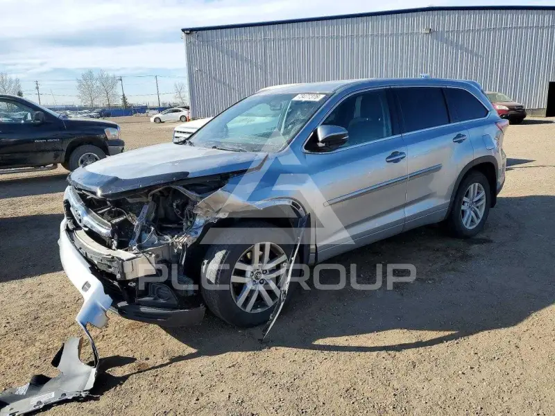2016 Toyota Highlander photo