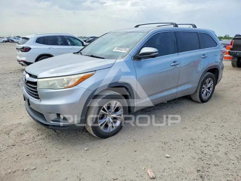 2016 Toyota Highlander photo