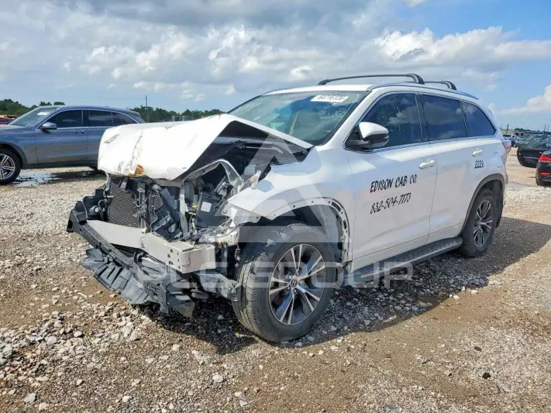 2016 Toyota Highlander photo