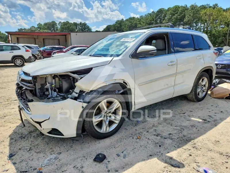 2016 Toyota Highlander photo