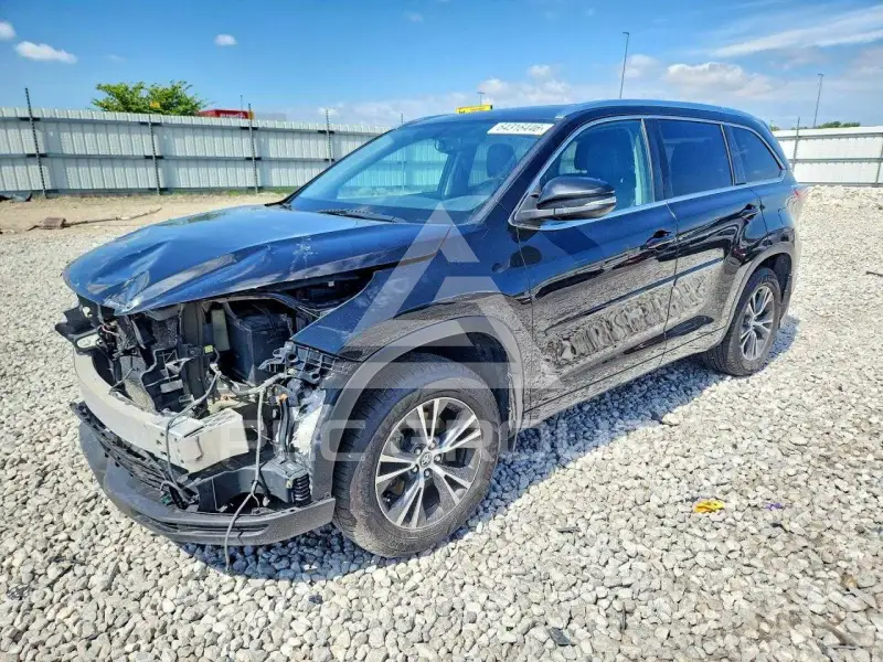 2016 Toyota Highlander photo