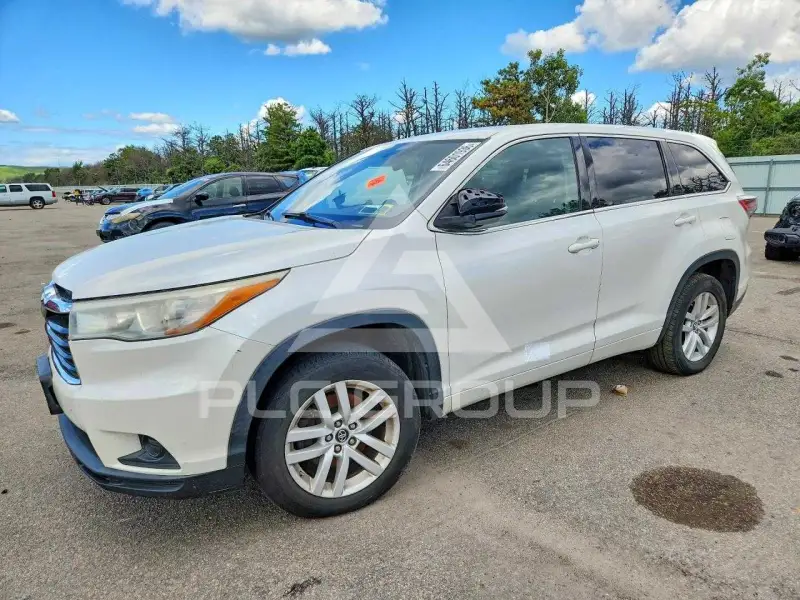 2016 Toyota Highlander photo