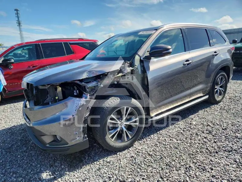 2016 Toyota Highlander photo