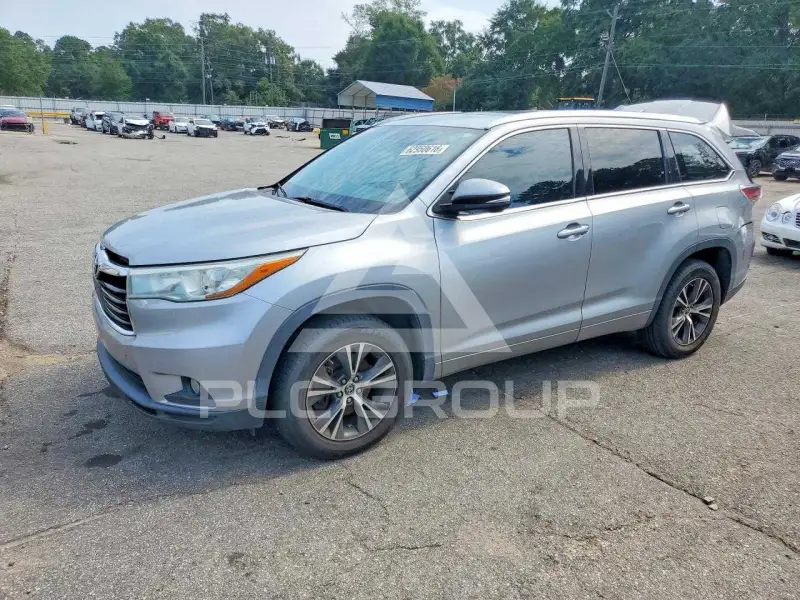 2016 Toyota Highlander photo