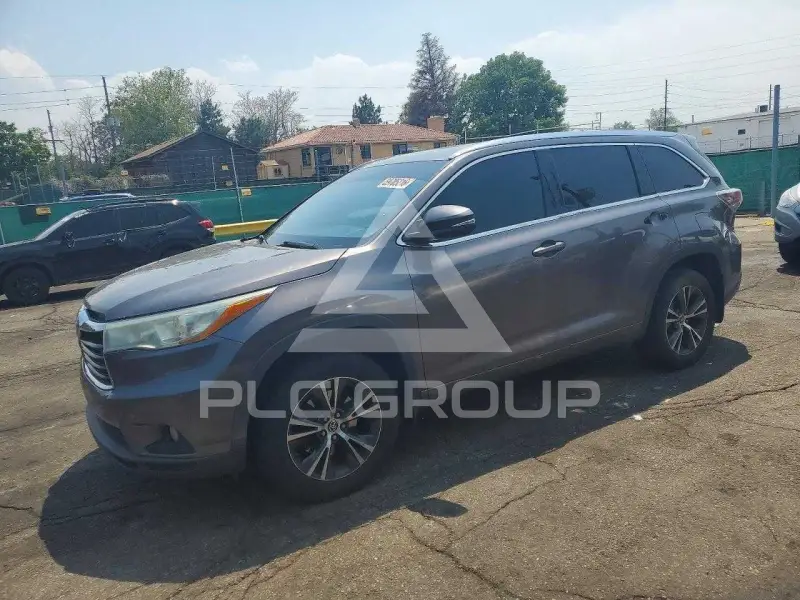 2016 Toyota Highlander photo