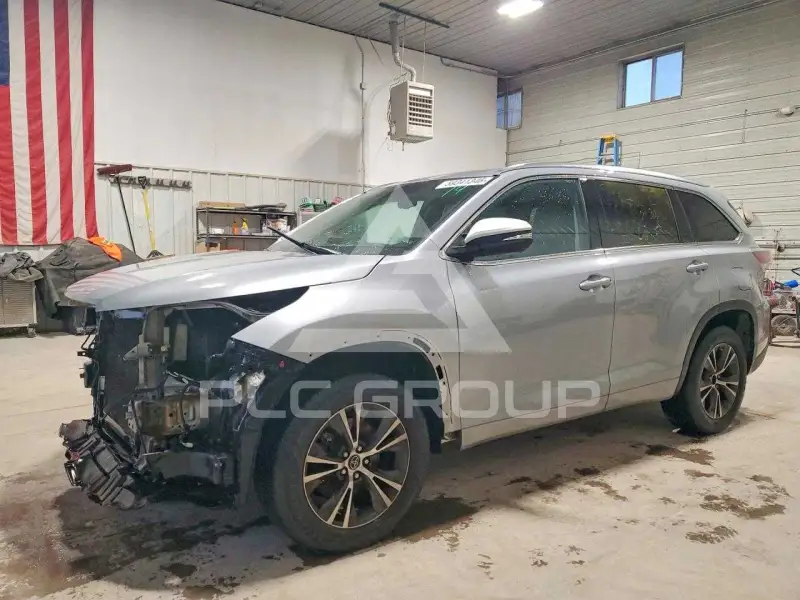 2016 Toyota Highlander фото