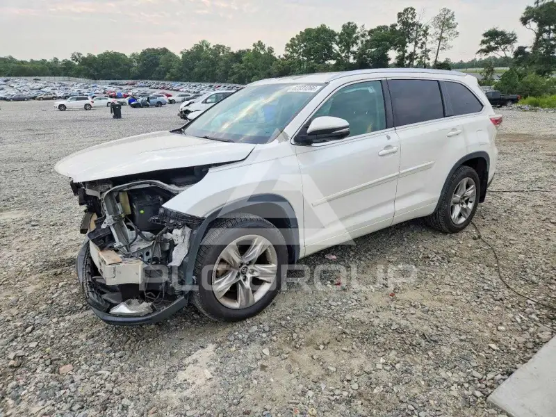 2016 Toyota Highlander photo