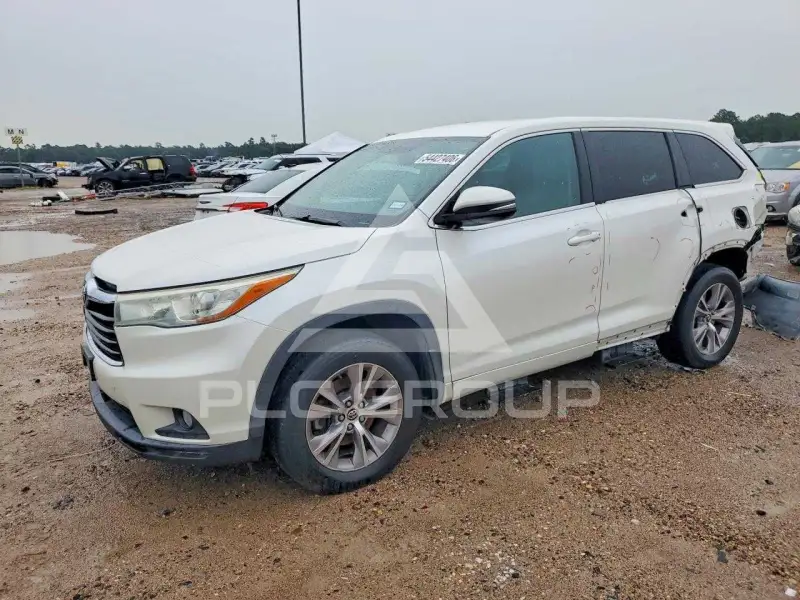 2016 Toyota Highlander photo