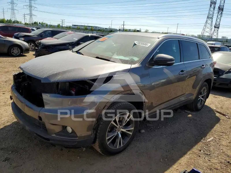 2016 Toyota Highlander photo