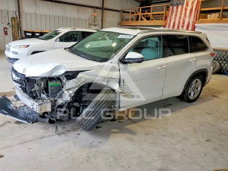 2016 Toyota Highlander photo