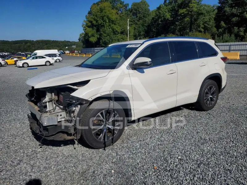 2016 Toyota Highlander photo