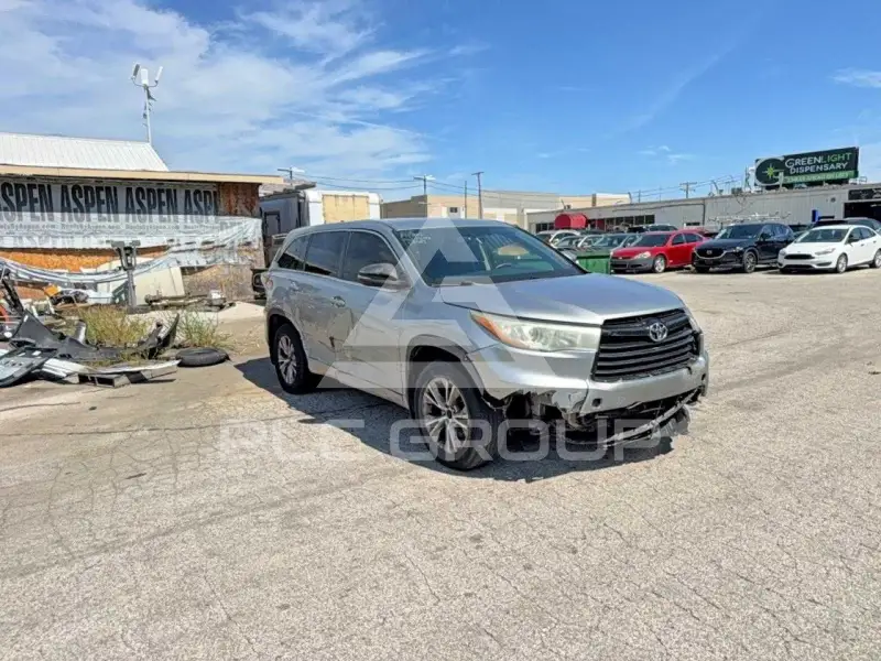 2016 Toyota Highlander photo
