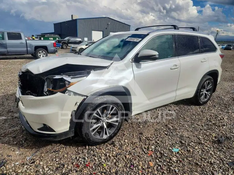 2016 Toyota Highlander photo
