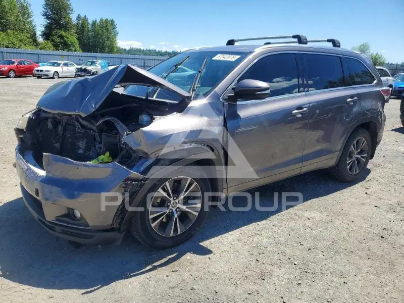 2016 Toyota Highlander photo