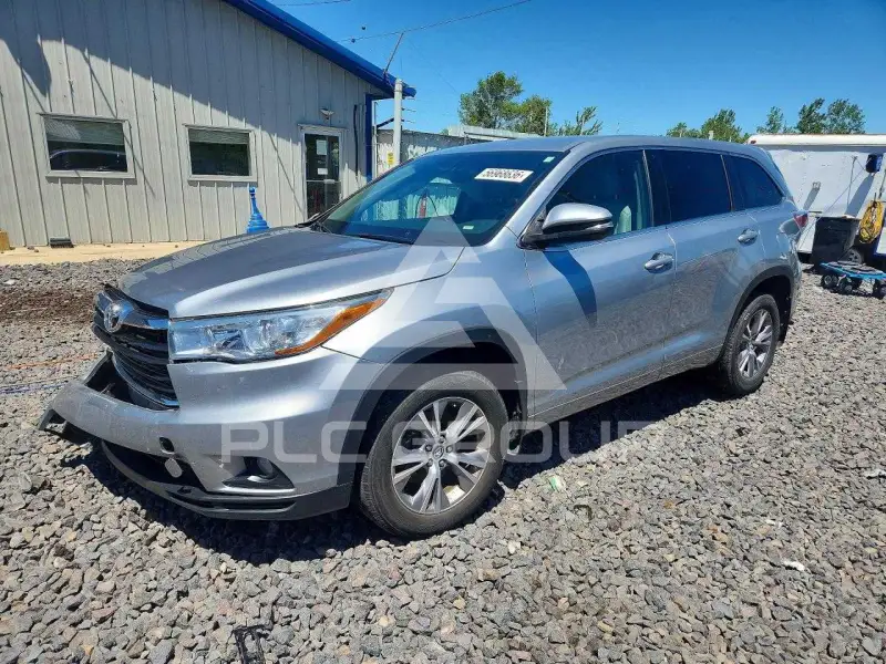 2016 Toyota Highlander photo