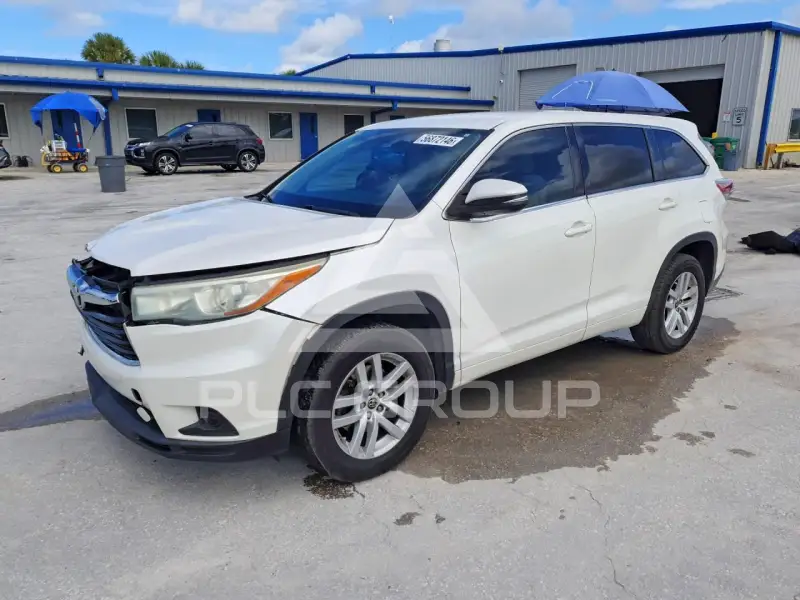 2016 Toyota Highlander photo