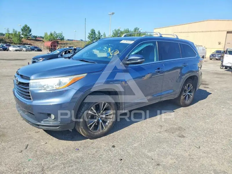 2016 Toyota Highlander photo