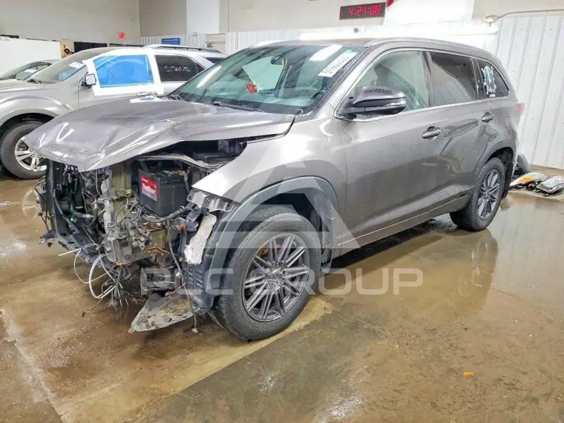 2016 Toyota Highlander фото