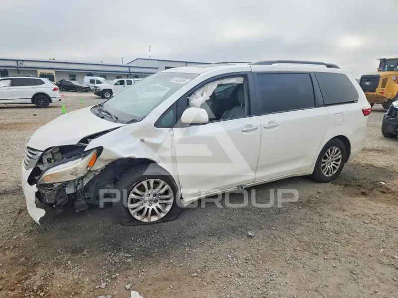 2016 Toyota SIENNA фото