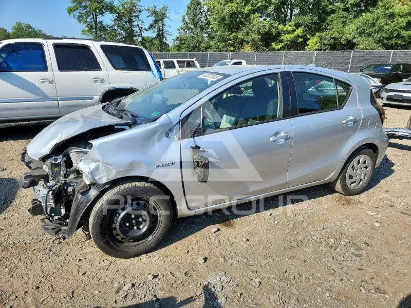 2016 Toyota PRIUS фото