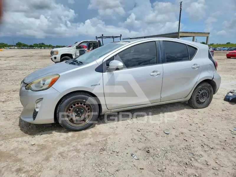 2016 Toyota PRIUS photo