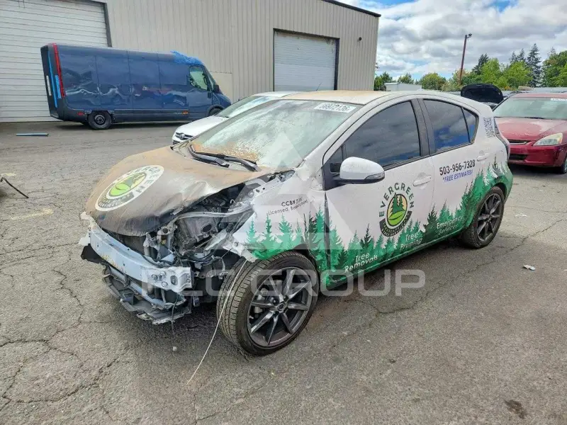 2016 Toyota PRIUS фото
