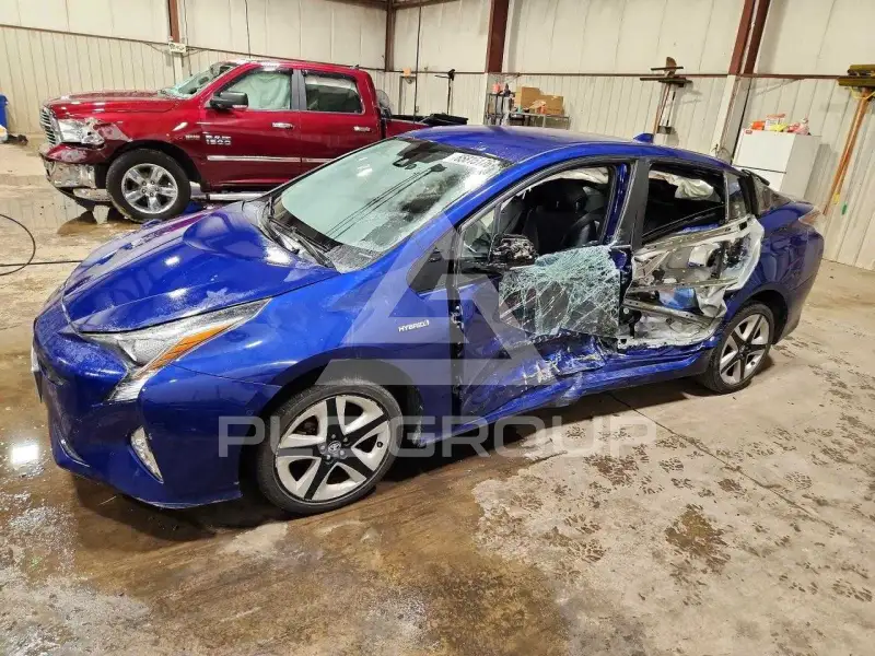 2016 Toyota PRIUS фото
