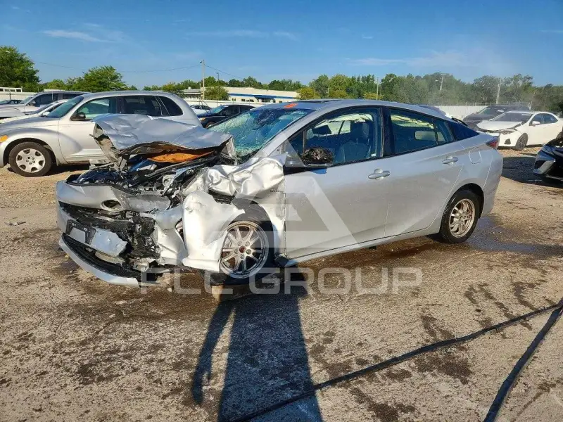 2016 Toyota PRIUS фото