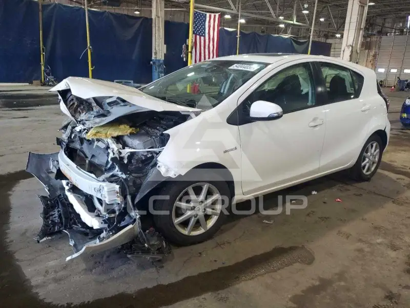 2016 Toyota PRIUS фото