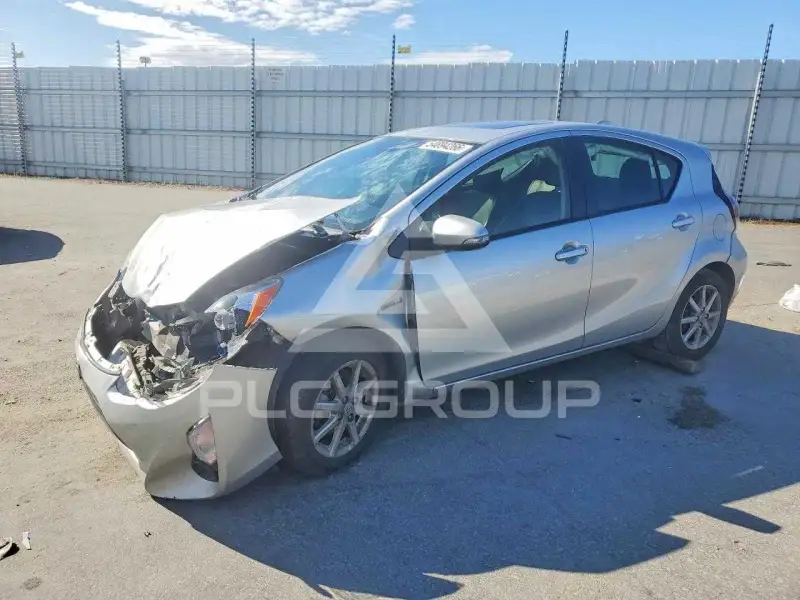 2016 Toyota PRIUS фото