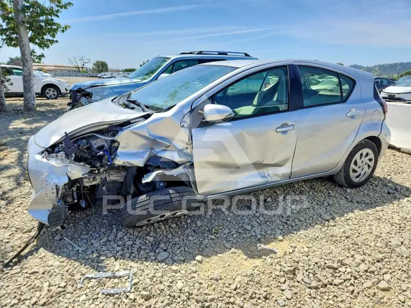2016 Toyota PRIUS фото