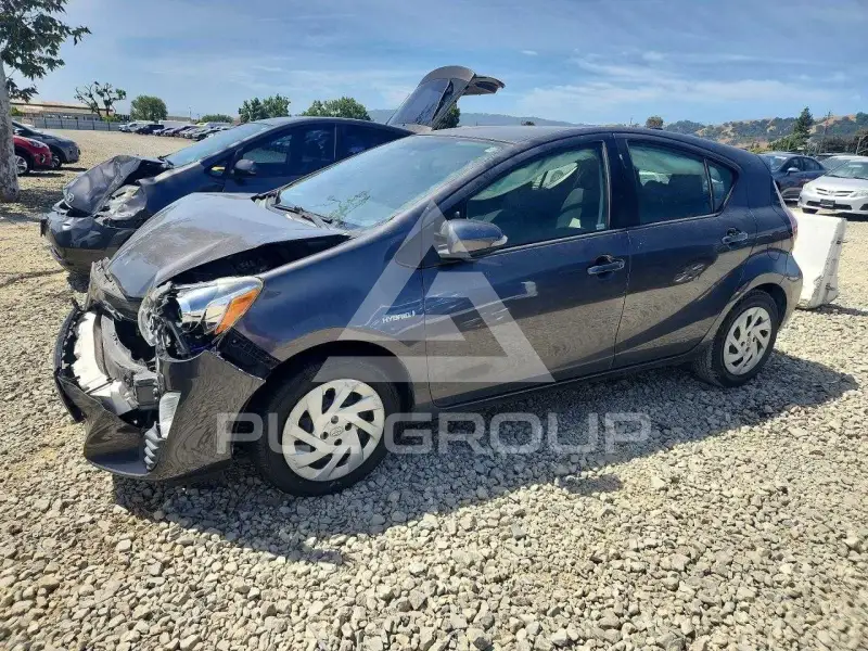 2016 Toyota PRIUS photo