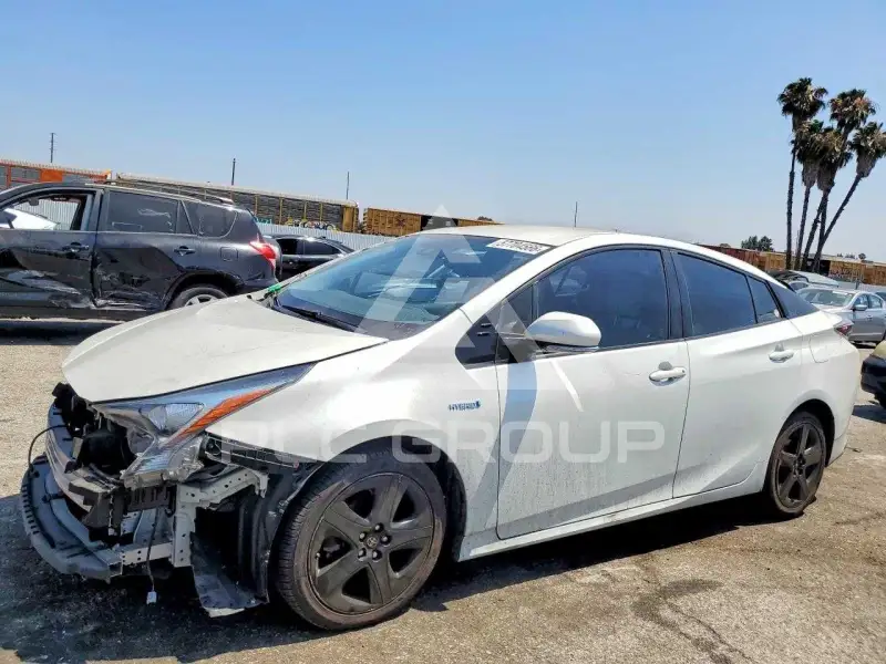 2016 Toyota PRIUS фото