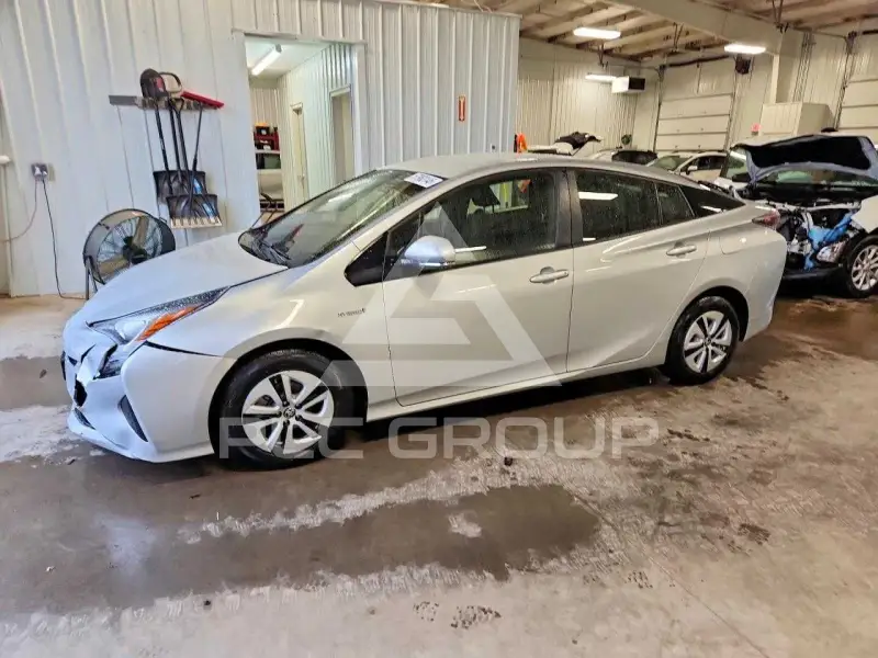 2016 Toyota PRIUS фото