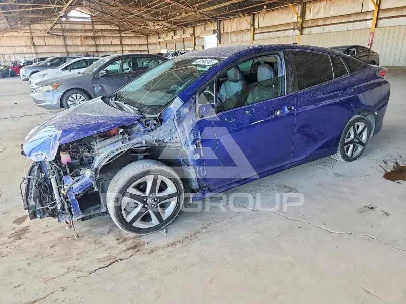 2016 Toyota PRIUS photo