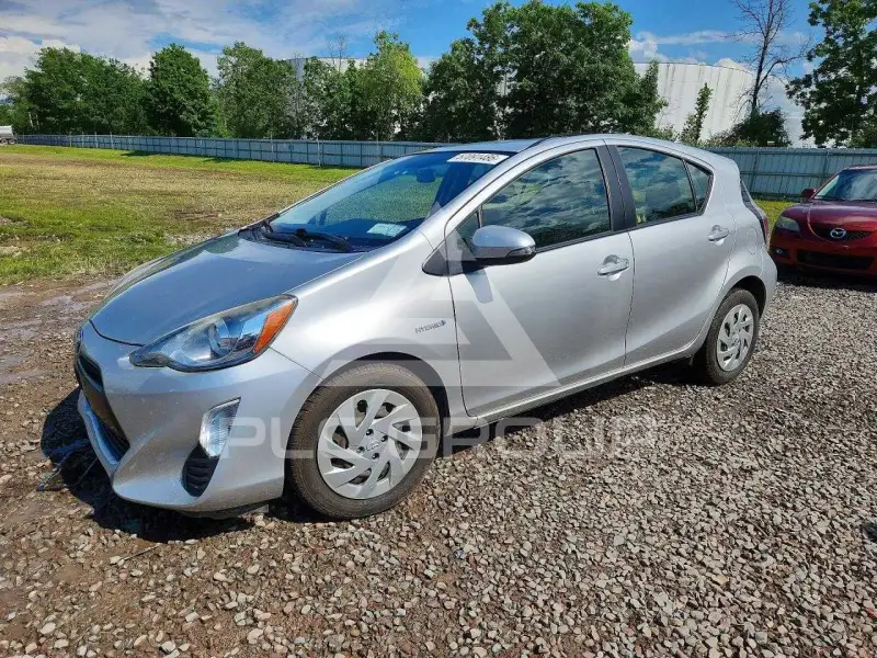 2016 Toyota PRIUS фото