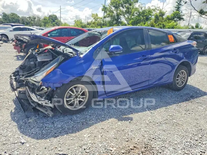 2016 Toyota PRIUS photo