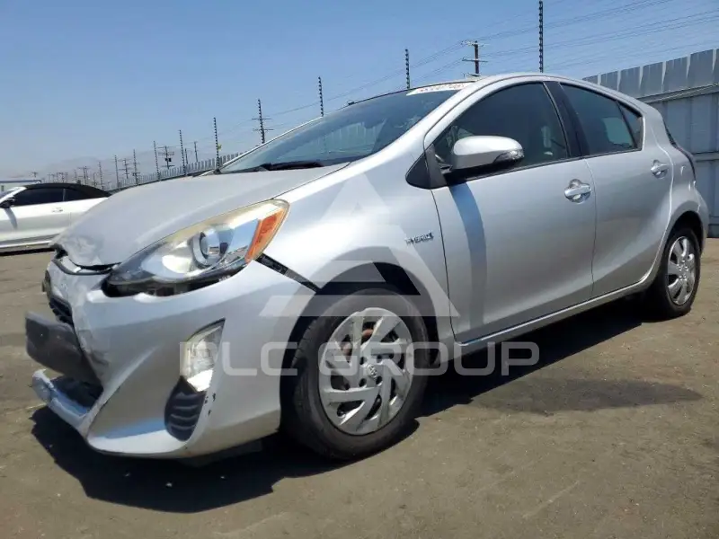 2016 Toyota PRIUS photo