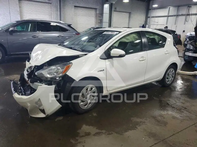 2016 Toyota PRIUS фото