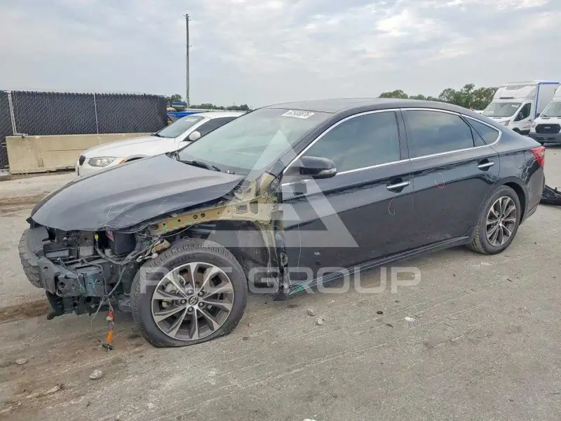 2016 Toyota AVALON photo