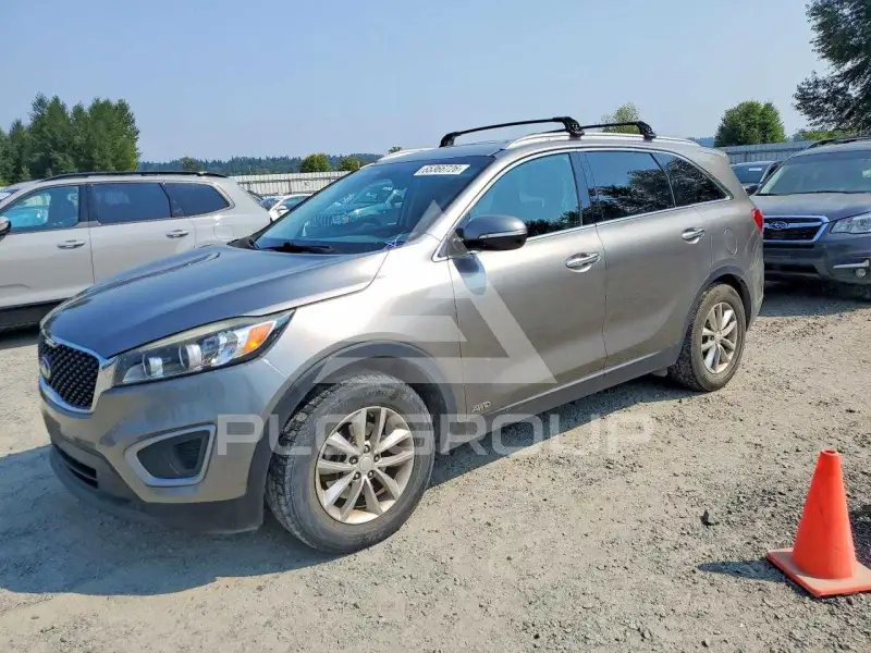2016 KIA Sorento photo