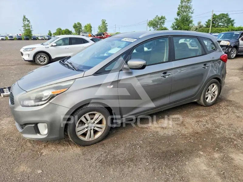 2016 KIA Rondo photo