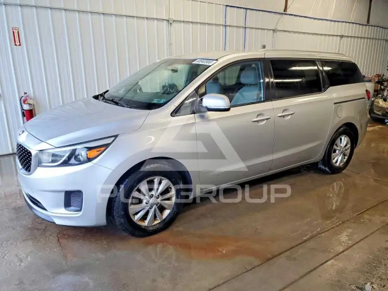2016 KIA Sedona photo